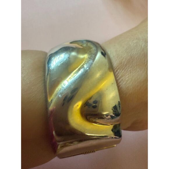 Gold tone Hinged Bangle Bracelet - Picture 3 of 5